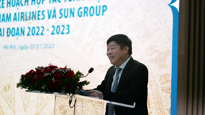 Ông Trịnh Hồng Quang - Phó Tổng giám đốc Vietnam Airlines phát biểu tại Lễ ký kết.